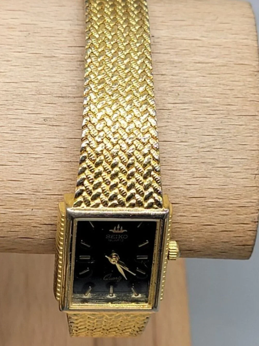 Seiko Galaxy Ladies Tank Watch VTG 1992 Gold Plated Black Dial 20mm 6